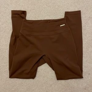 Whitney V3 - Dandelion Brown